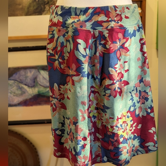 REI Northway Floral Womens SZ M A-line Skirt Stretch Red Blue Green - Picture 3 of 10